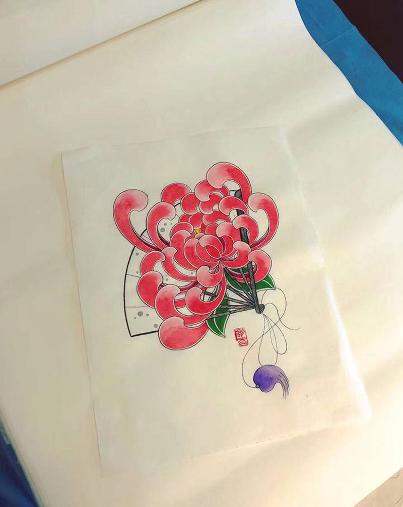 菊花折扇纹身图片_老传统纹身图案