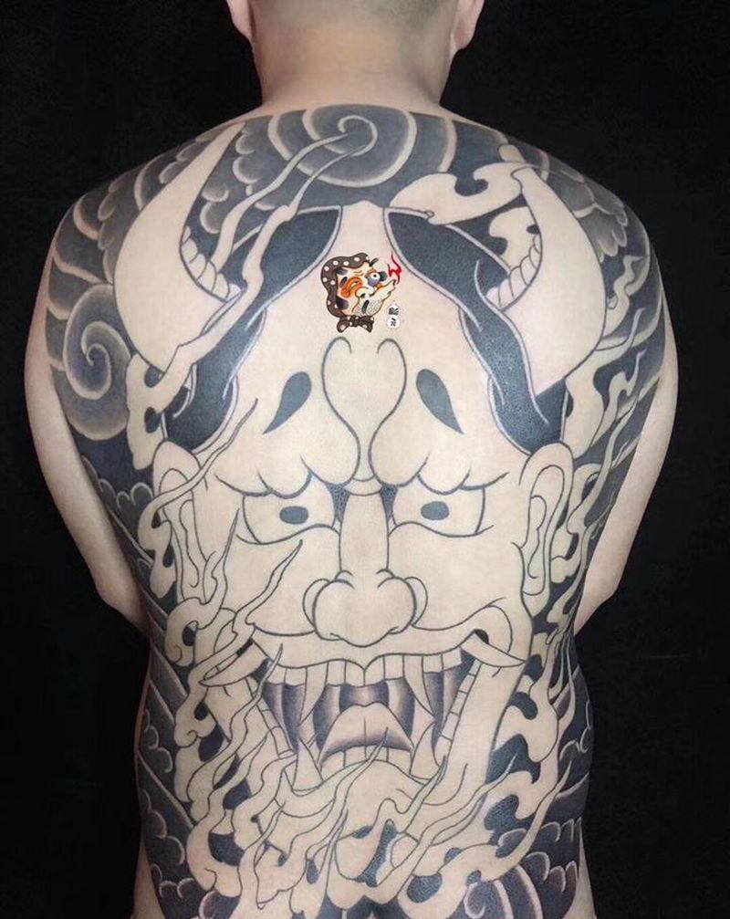 般若纹身图片_背部老传统纹身图案