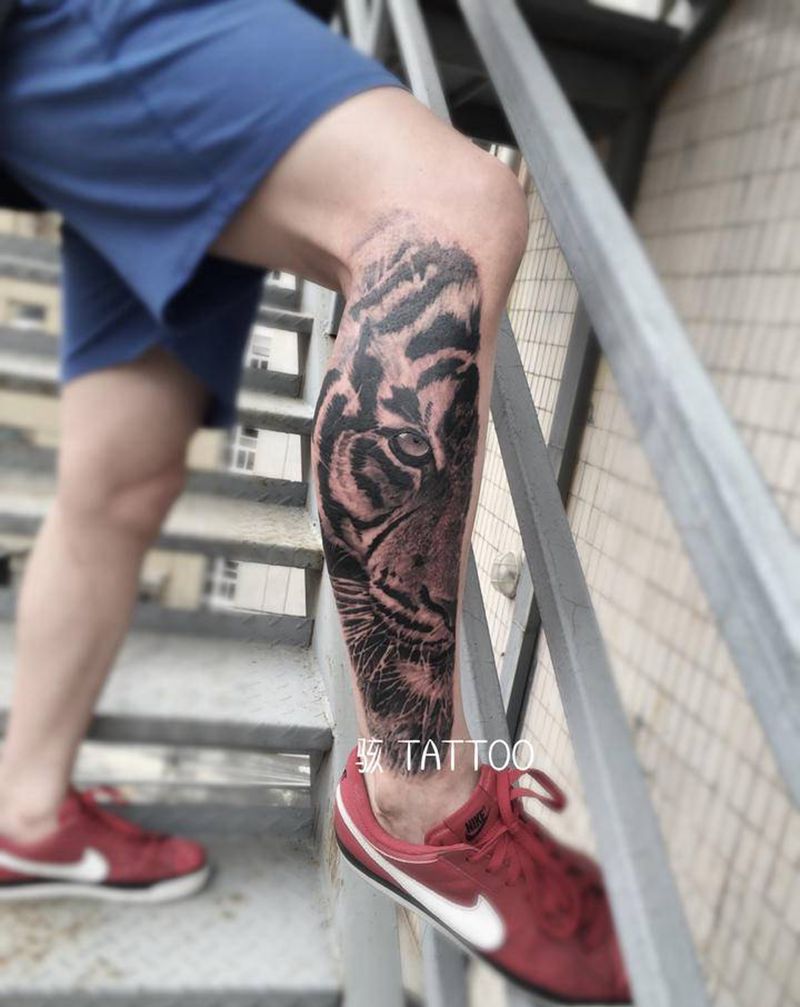包小腿局部纹身图片_腿部欧美写实老虎动物纹身图案