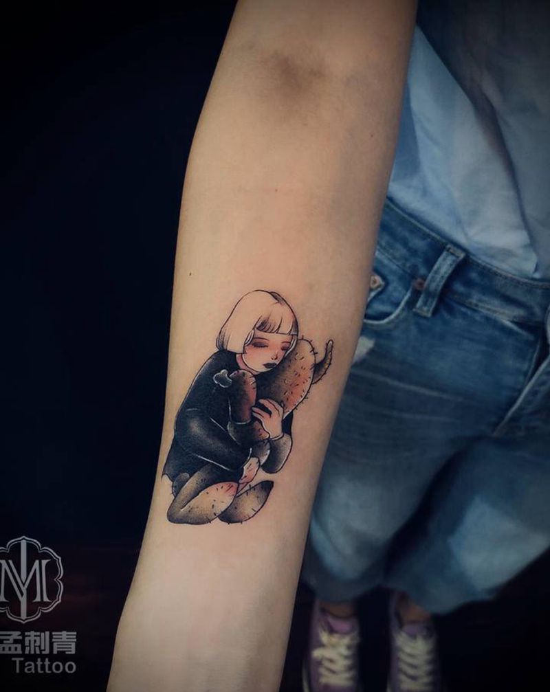 小清新美少女遮盖猫咪纹身图片_手臂水彩纹身图案