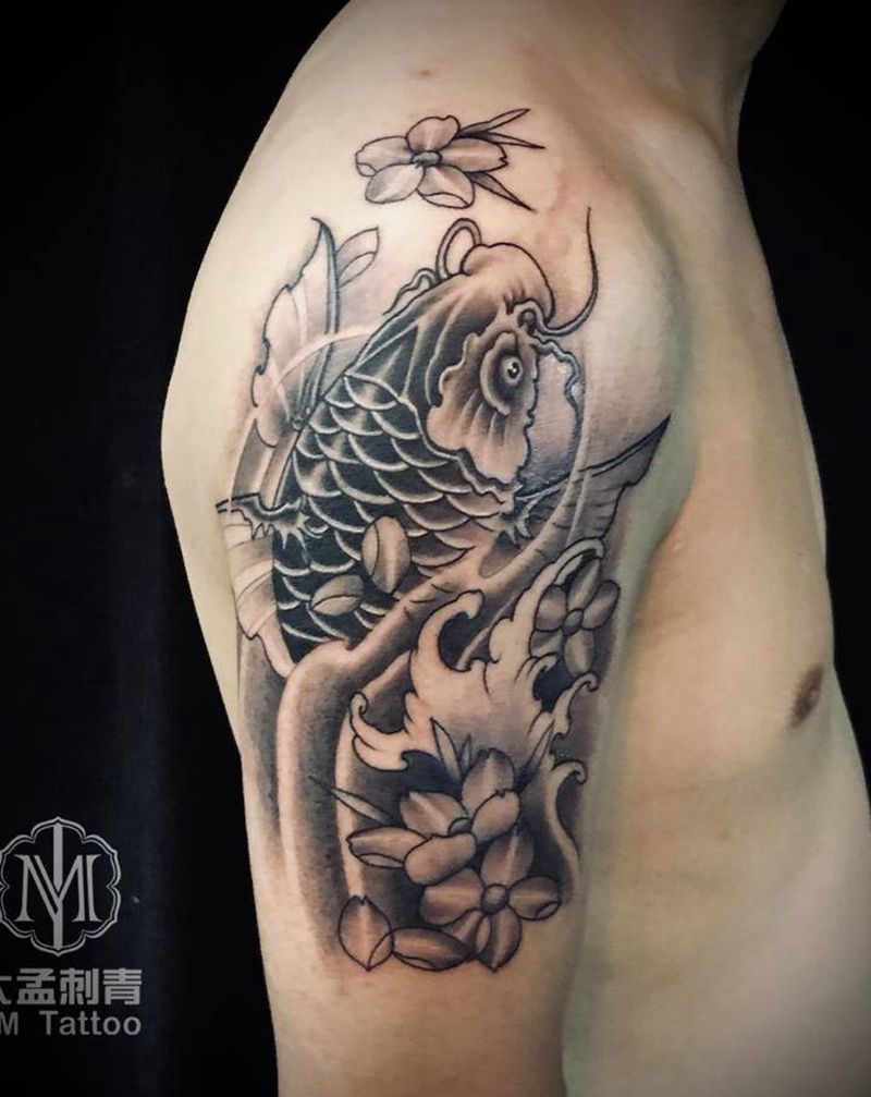 鱼纹身图片_手臂新传统纹身图案