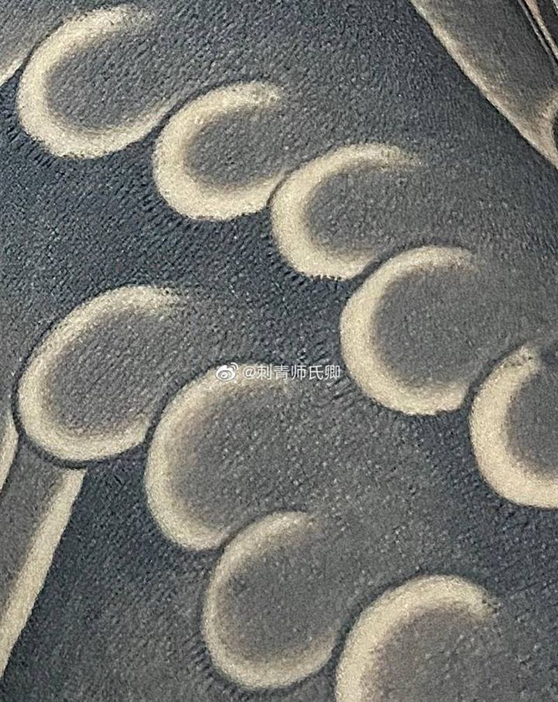 传统雾面纹身图片_手臂老传统纹身图案