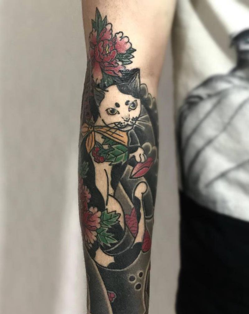 传统牡丹猫纹身纹身图片_手臂老传统纹身图案