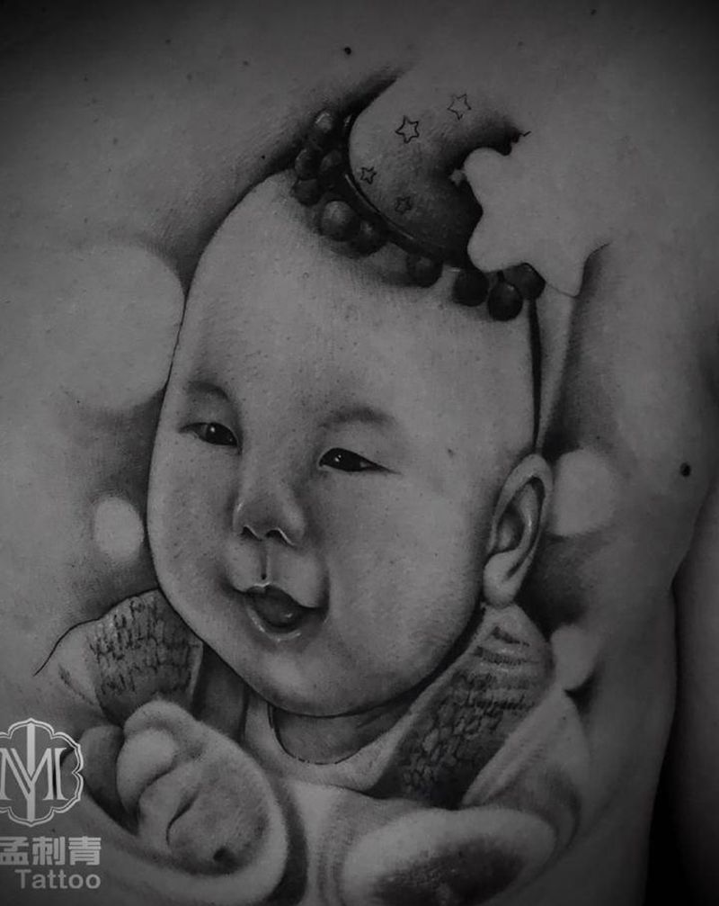 ♥️胖娃娃♥️纹身图片_胸部欧美写实纹身图案