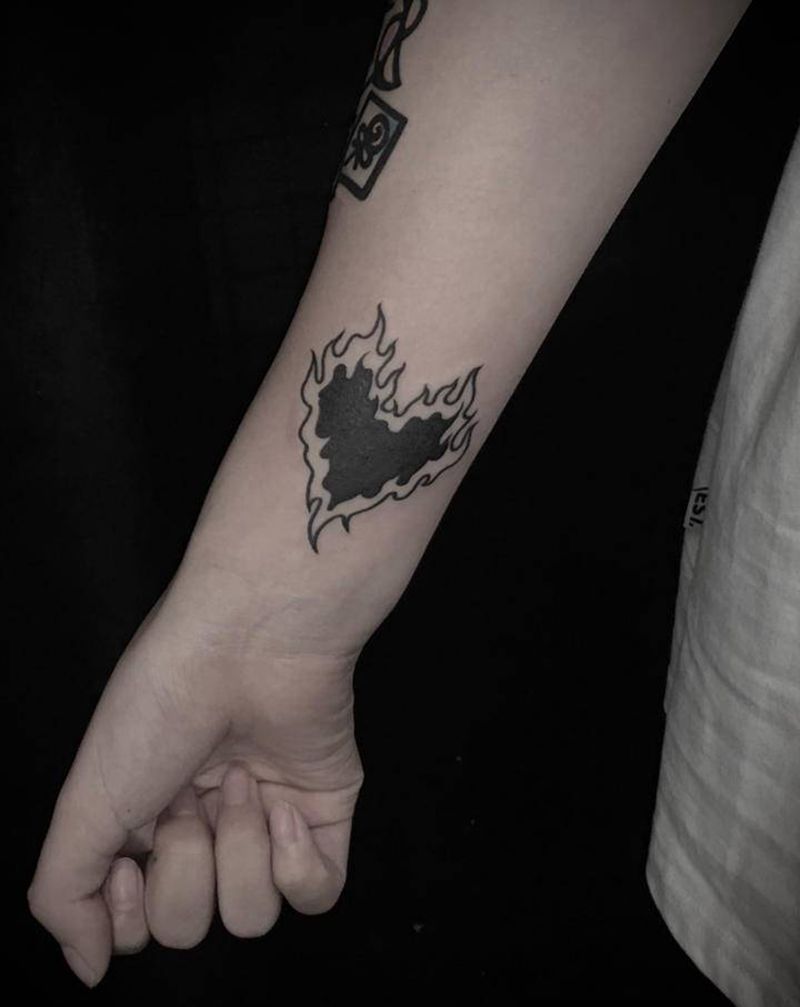 心心纹身图片_手臂Old School纹身图案