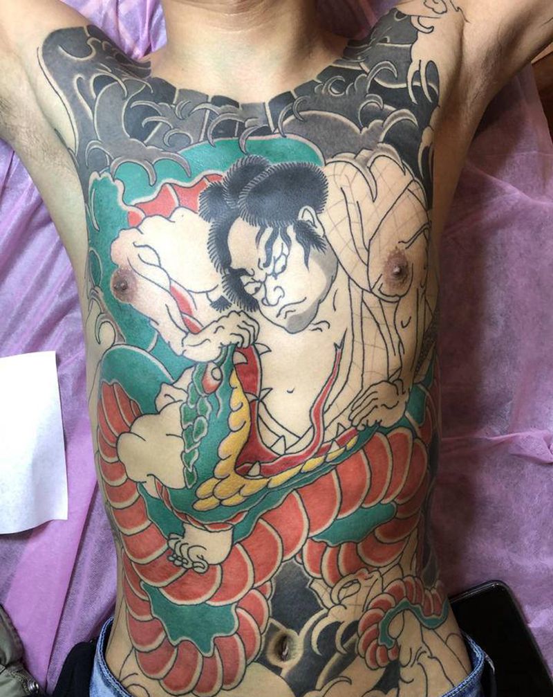 老传统纹身图片_腹部老传统纹身图案