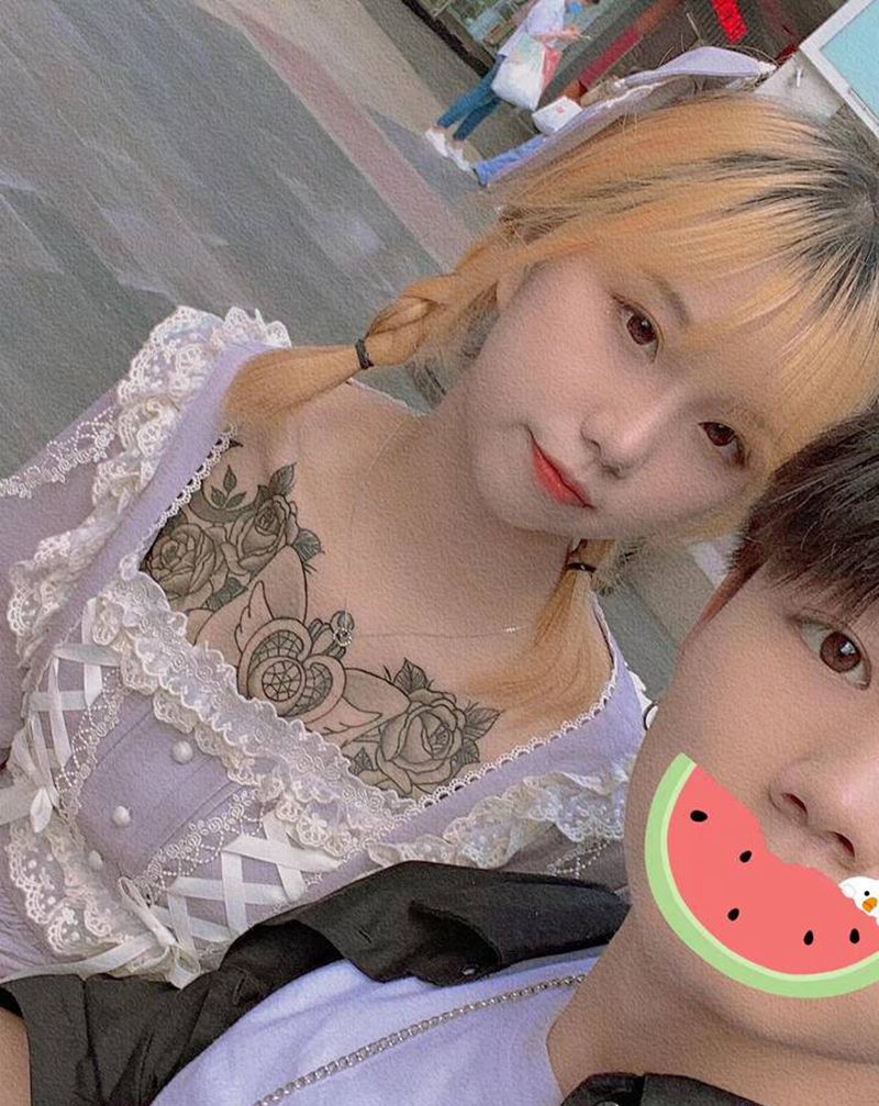 胸部买家秀纹身图片_胸部Old School纹身图案