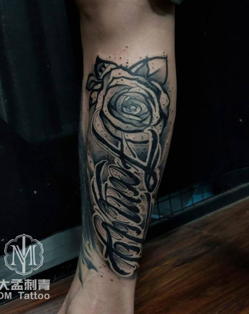 family纹身图片_腿部花体字纹身图案