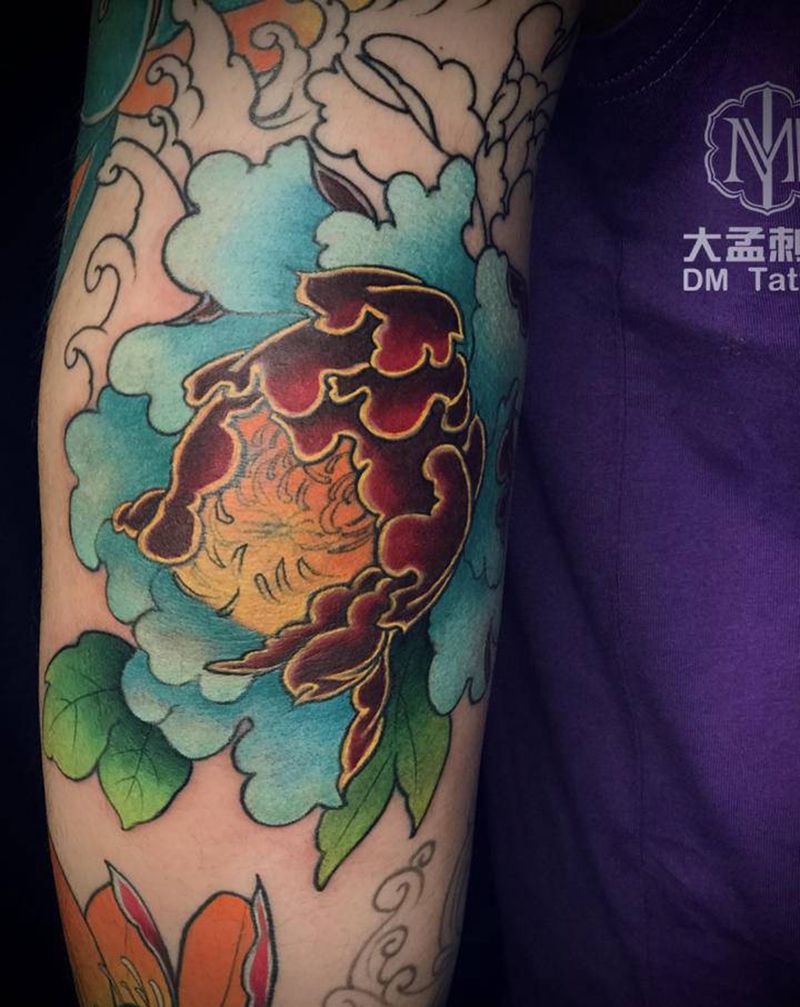 彩色牡丹纹身图片_手臂新传统纹身图案
