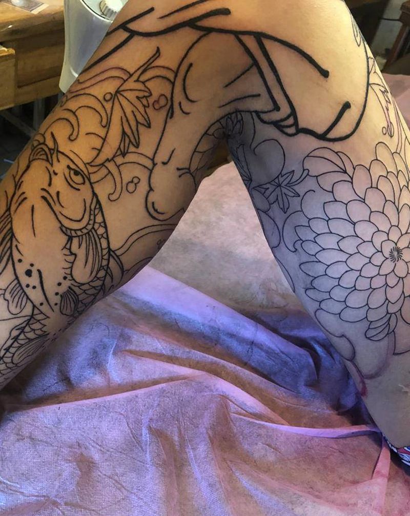 一些花絮纹身图片_腿部老传统纹身图案