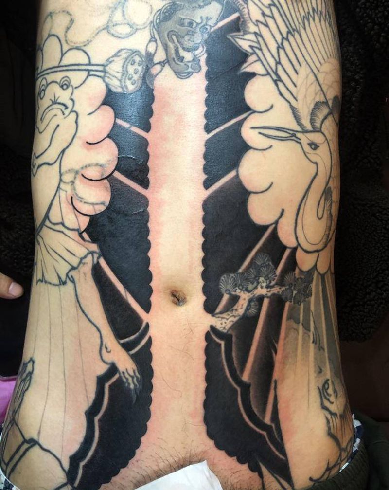 改纹身图片_腹部老传统纹身图案