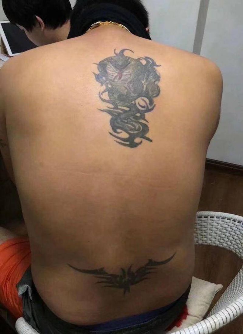 遮盖作品纹身图片_腿部臀部纹身图案