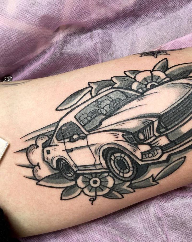 大臂内侧纹身图片_手臂Old School纹身图案