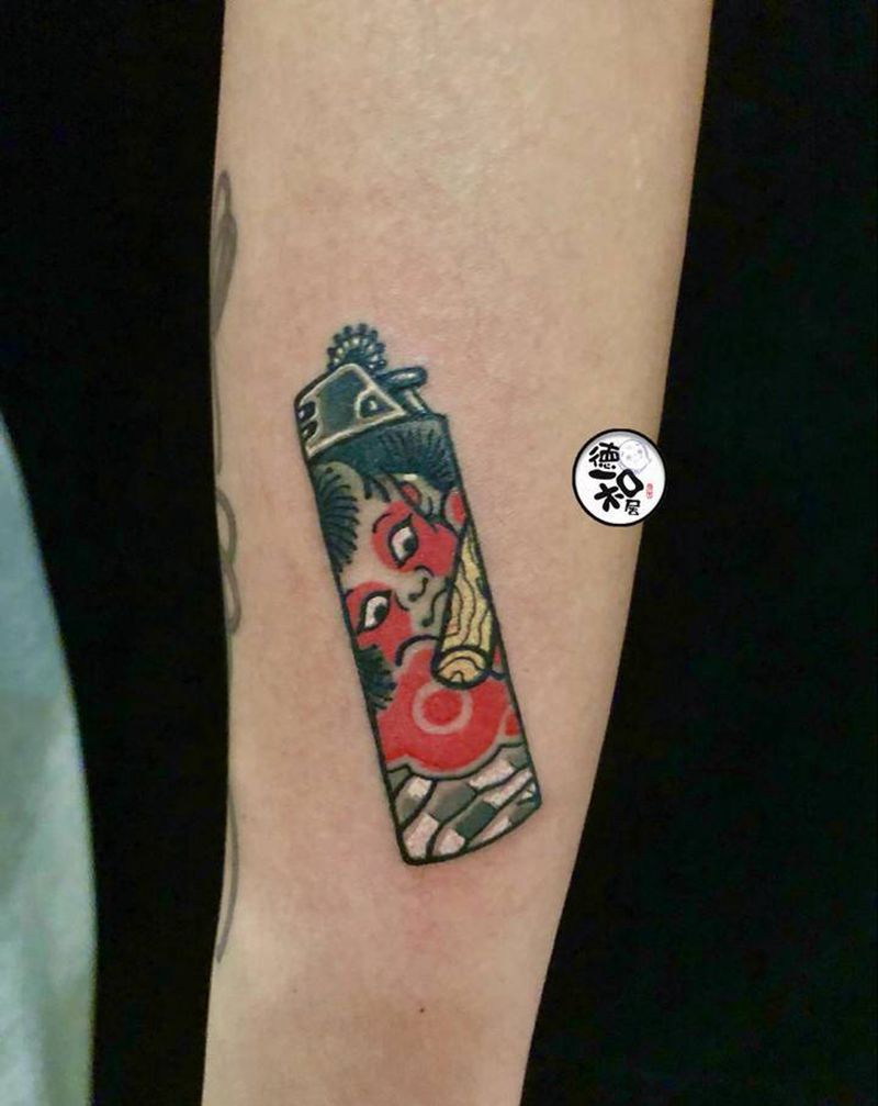 打火机纹身图片_手臂老传统纹身图案