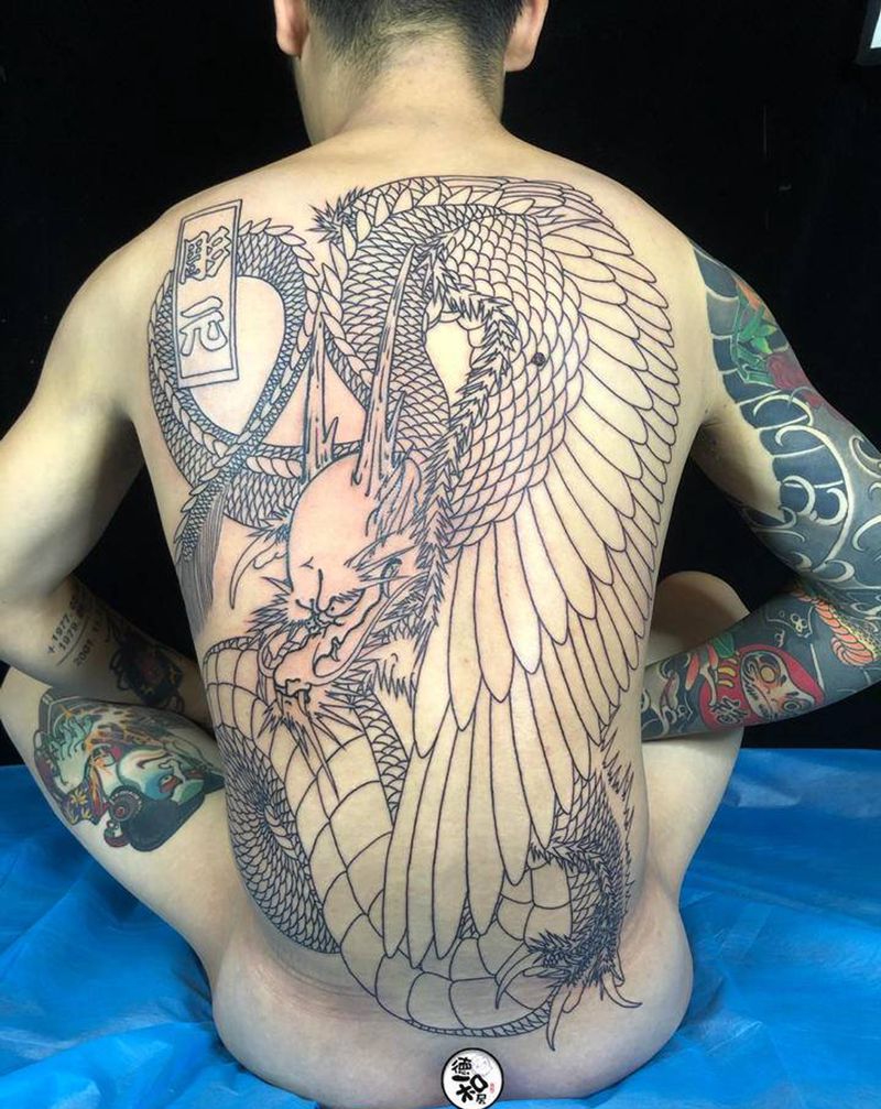 応龍纹身图片_背部老传统纹身图案