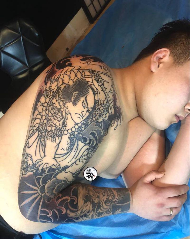 老传统纹身图片_手臂老传统纹身图案