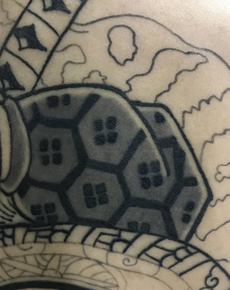 恢复一个月后纹身图片_背部老传统纹身图案