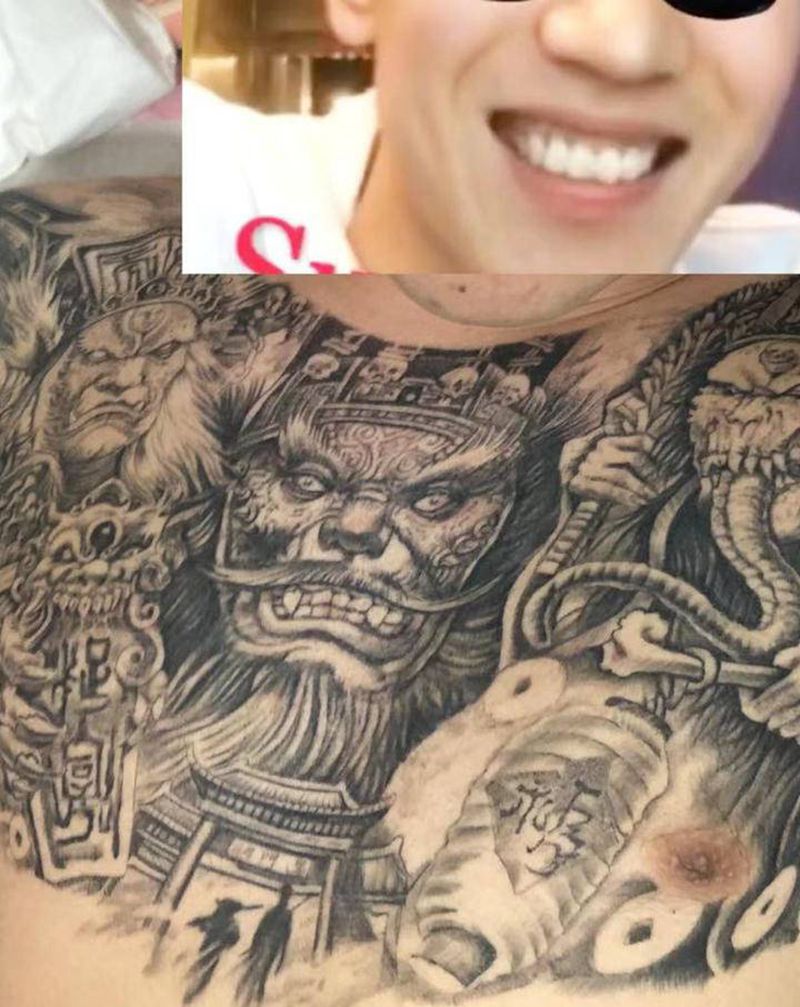 黑白无常纹身图片_胸部新传统欧美写实纹身图案