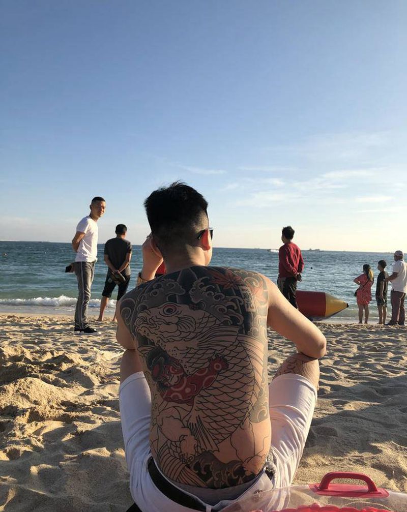 老传统满背不不纹身图片_背部老传统纹身图案