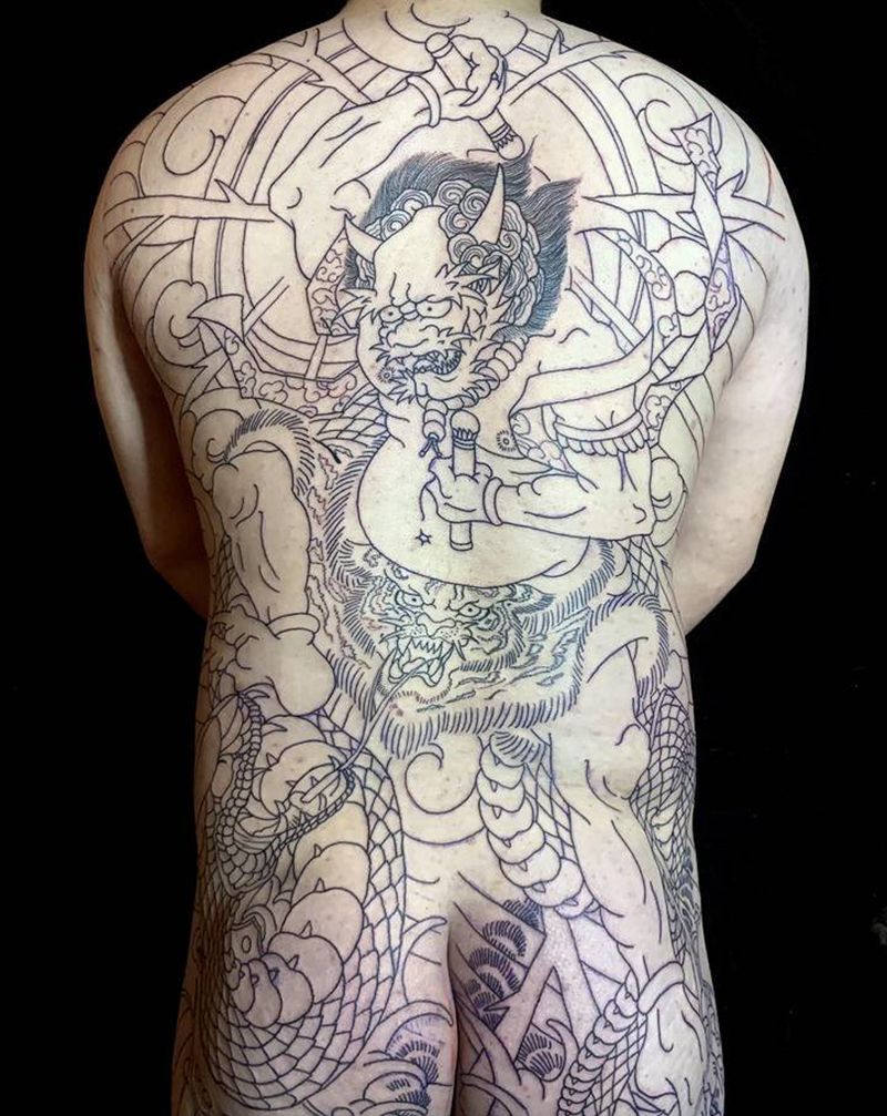 雷神纹身图片_背部老传统纹身图案