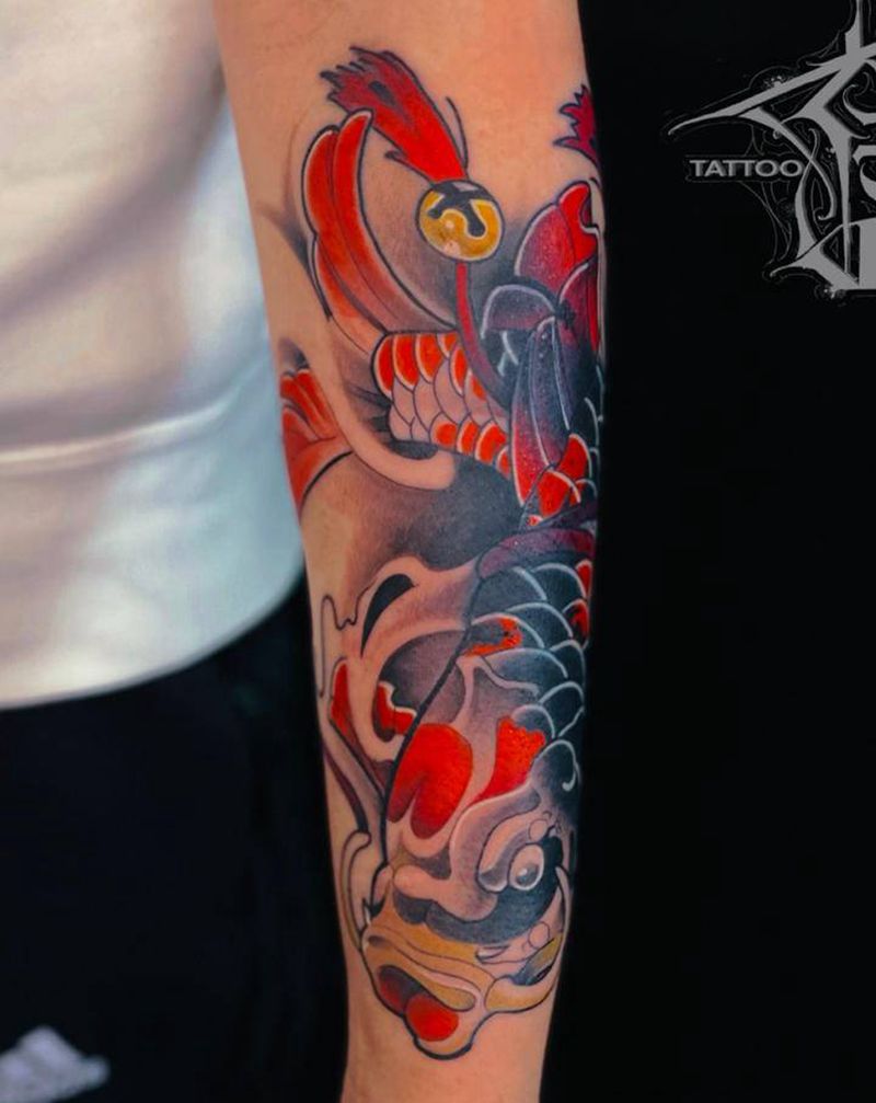 锦鲤遮盖狐狸纹身图片_手臂新传统纹身图案