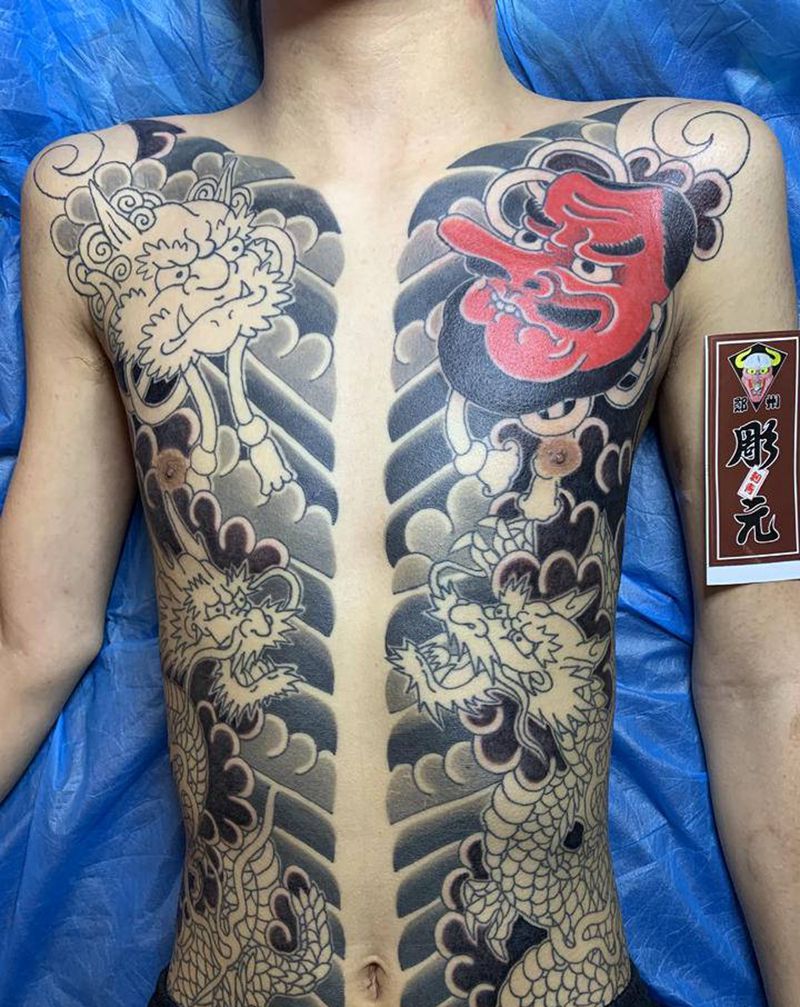 开衫纹身图片_腹部老传统纹身图案