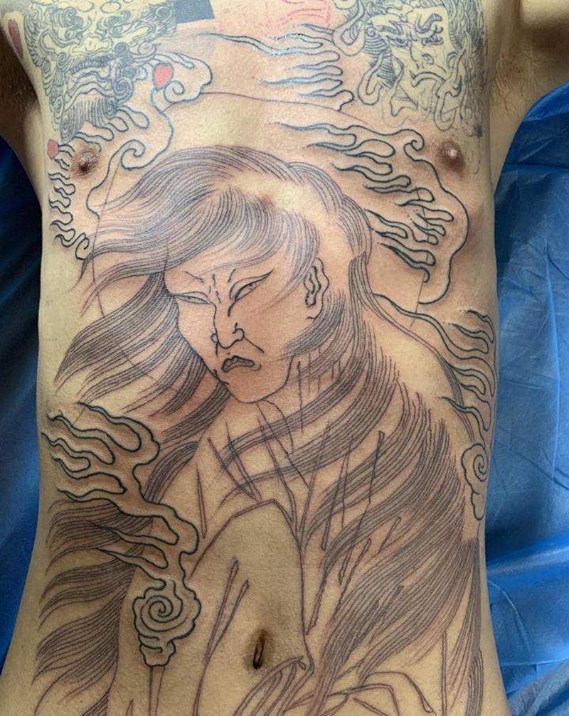 腹部纹身图片_腹部老传统纹身图案