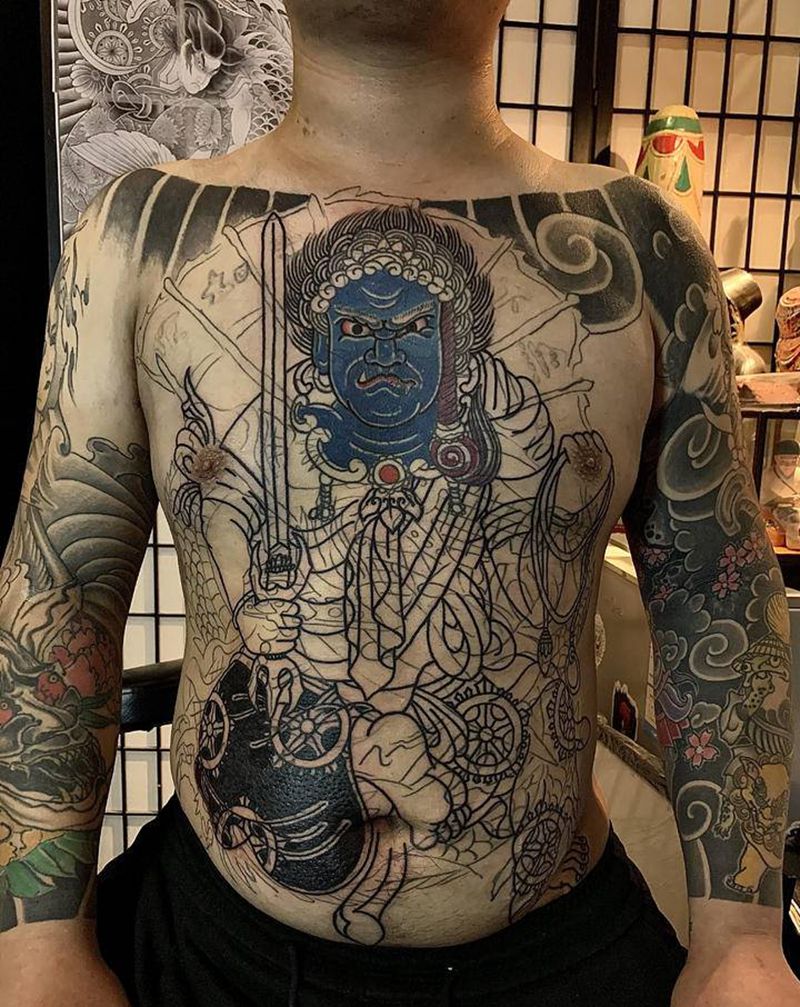 遮盖纹身图片_腹部老传统纹身图案