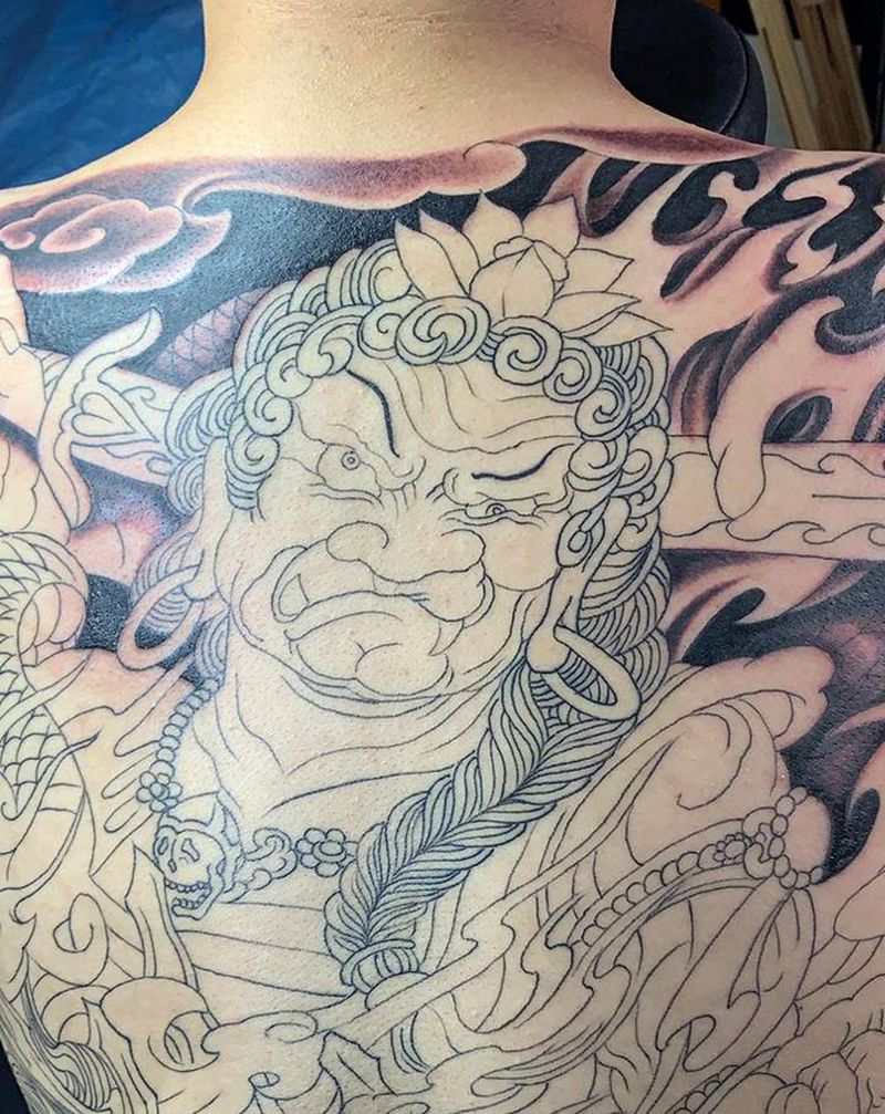 背纹身图片_新传统纹身图案