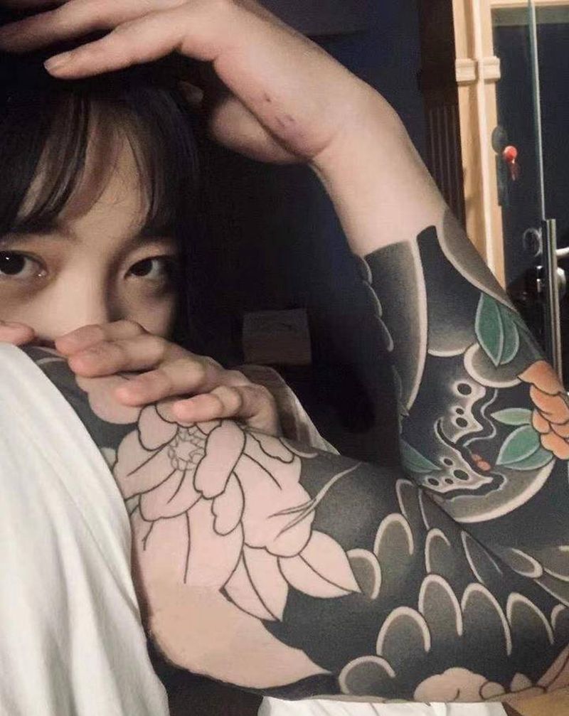 日式花臂秀纹身图片_手臂老传统纹身图案