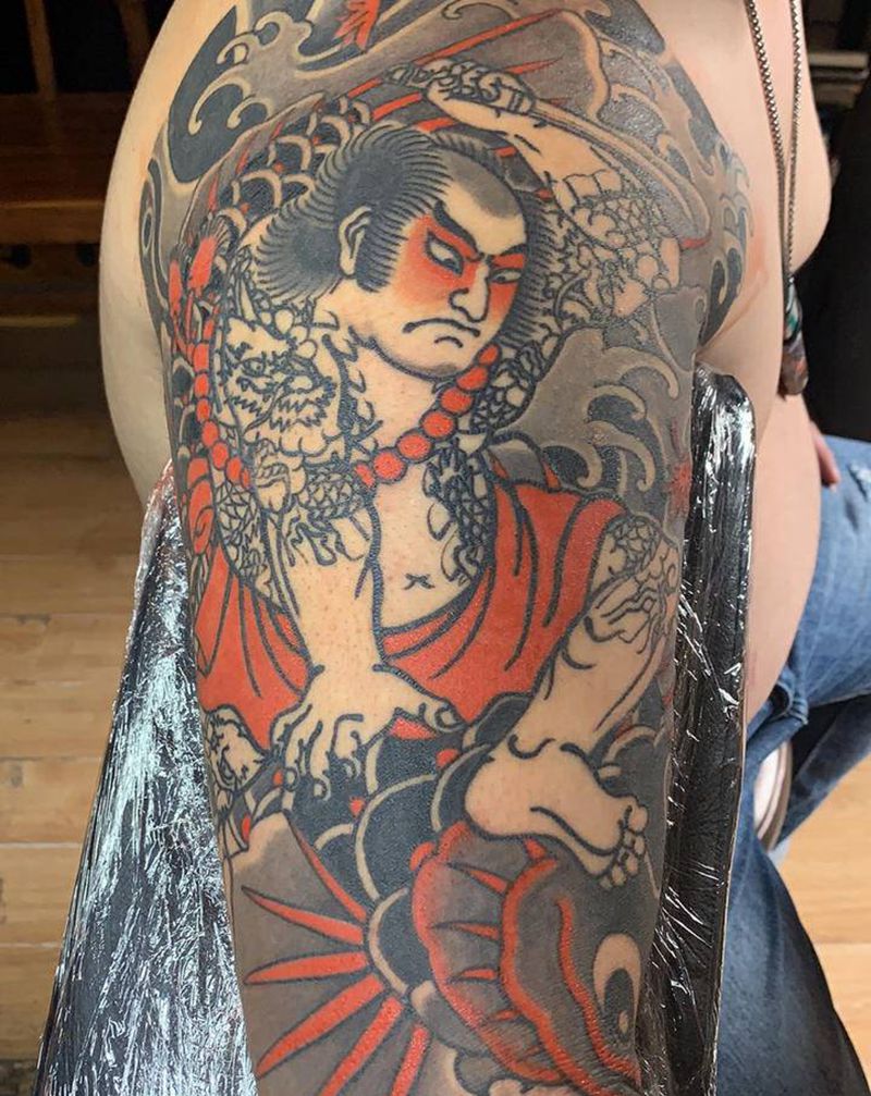 上钟纹身图片_老传统纹身图案