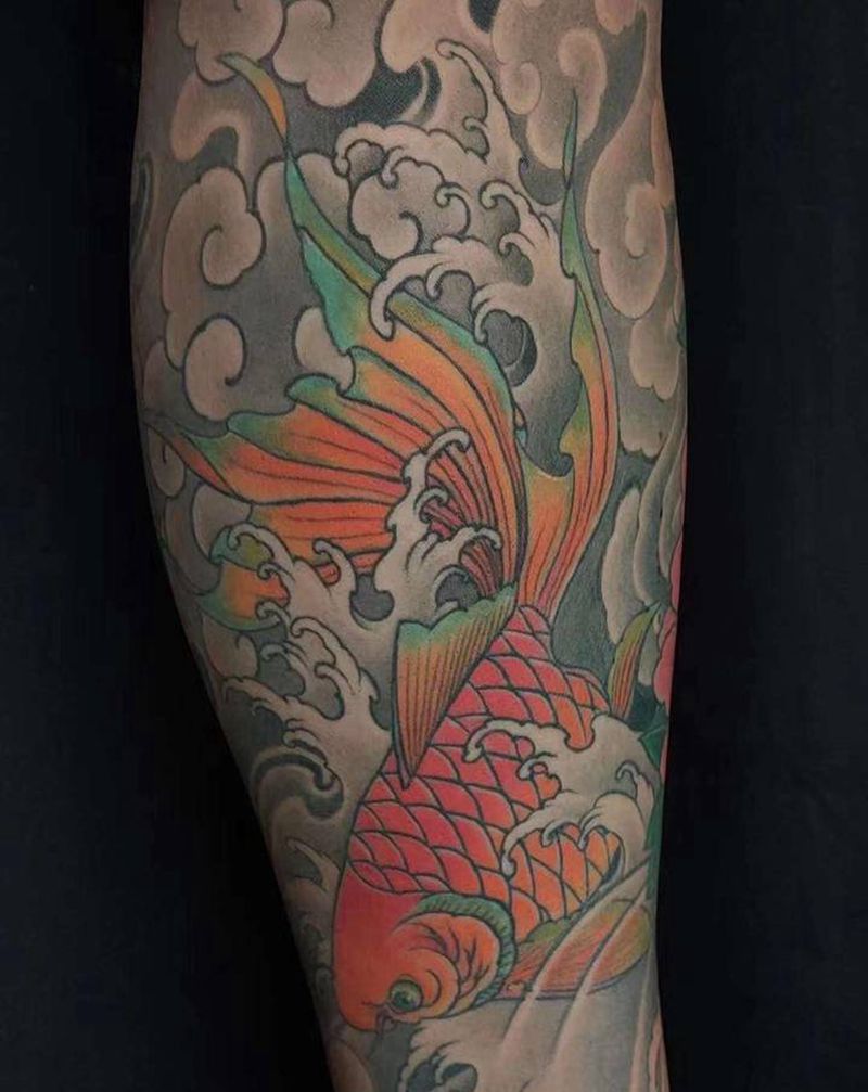 锦鲤鱼纹身图片_手臂老传统纹身图案