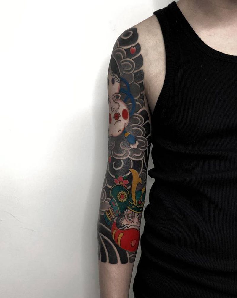 七分袖纹身图片_手臂老传统阿多福纹身图案