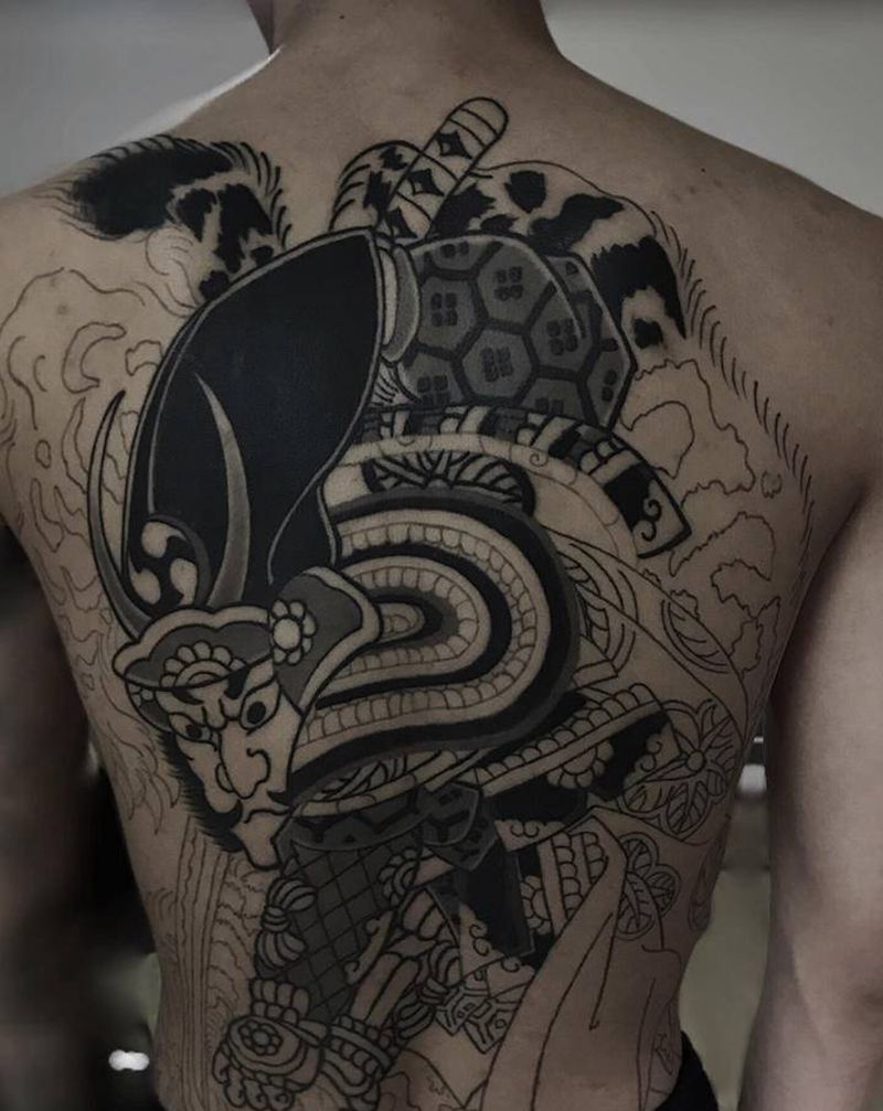 日式满背进度更新纹身图片_背部老传统纹身图案