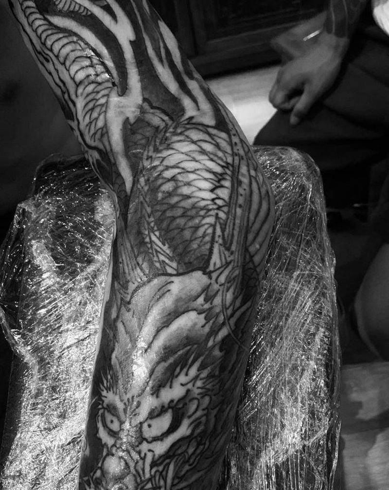 盖疤纹身图片_手臂新传统纹身图案