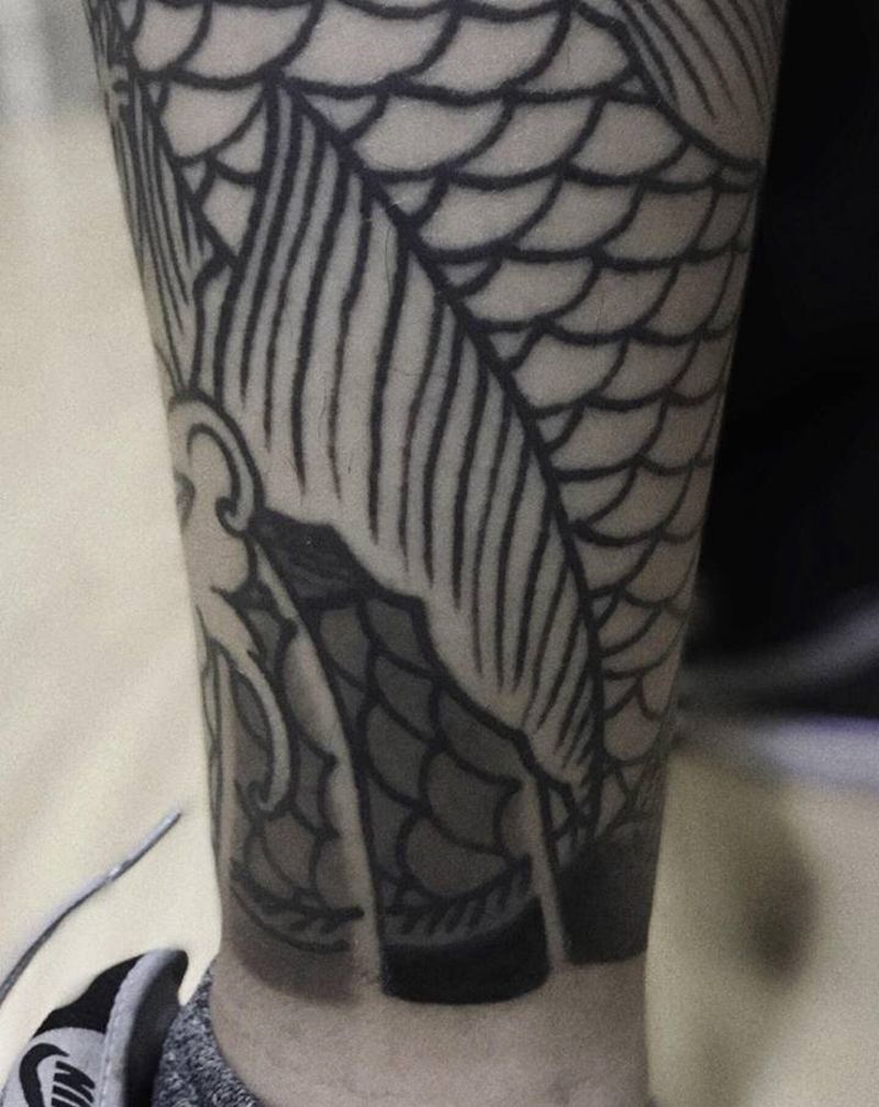 局部恢复好的雾面效果纹身图片_腿部老传统纹身图案