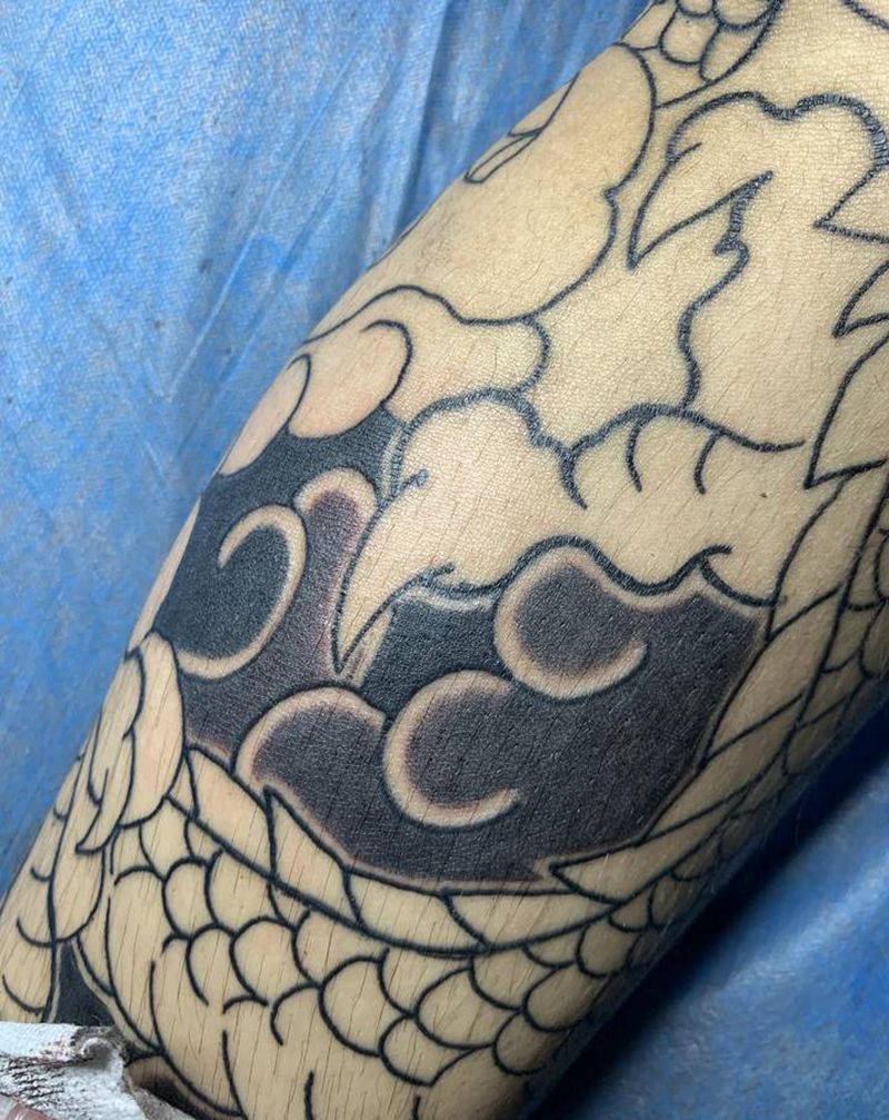 雾纹身图片_腿部老传统纹身图案