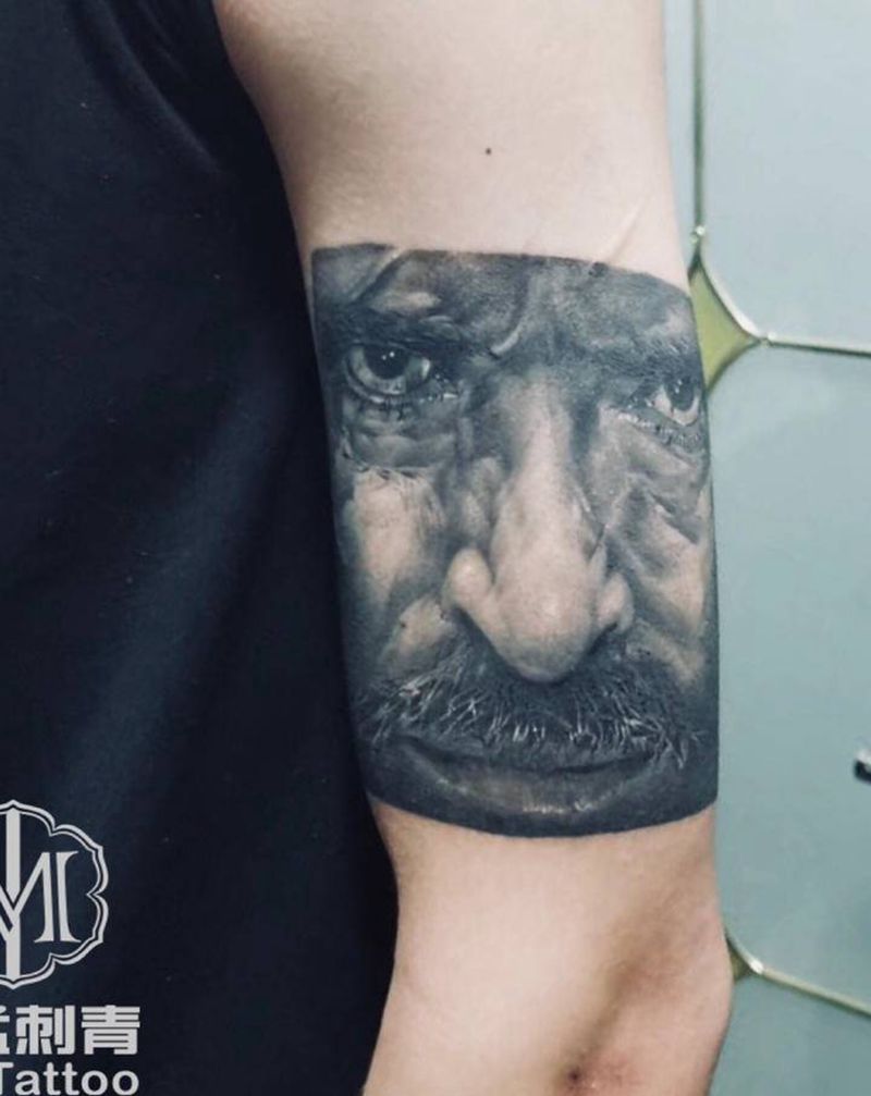 金刚狼恢复后纹身图片_手臂欧美写实纹身图案