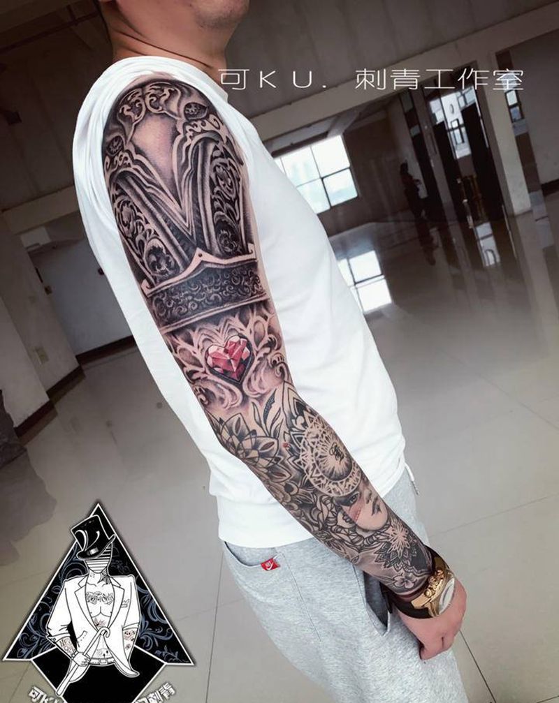 古典花臂纹身图片_手臂肩部图腾欧美写实纹身图案