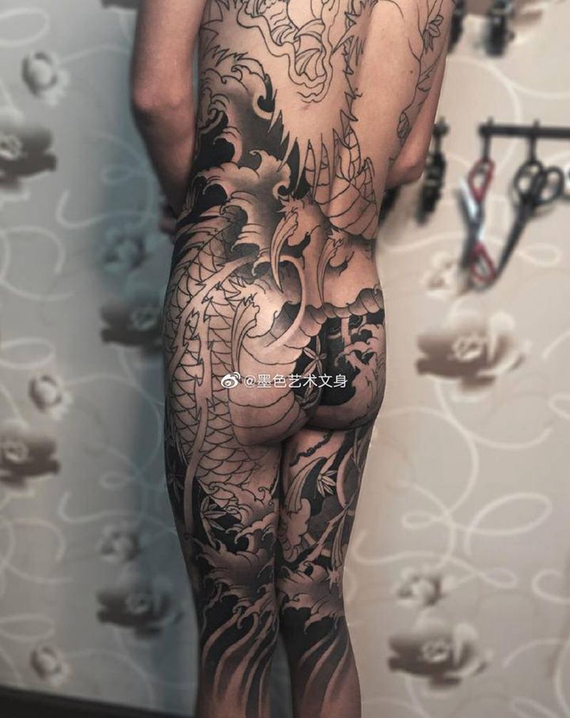 龙纹身图片_臀部背部新传统纹身图案