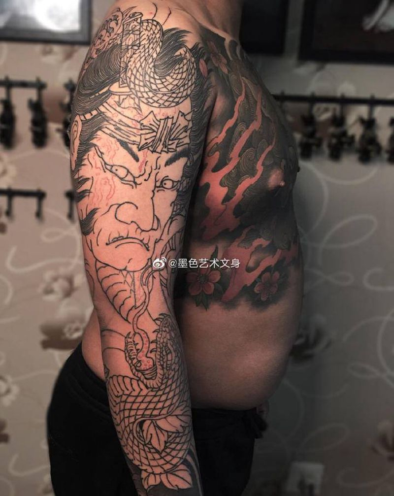 生首花臂纹身图片_手臂新传统纹身图案