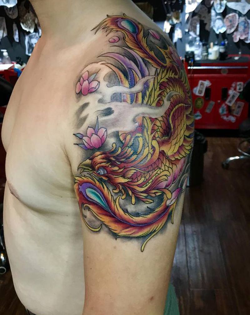 彩色凤凰纹身图片_手臂新传统纹身图案