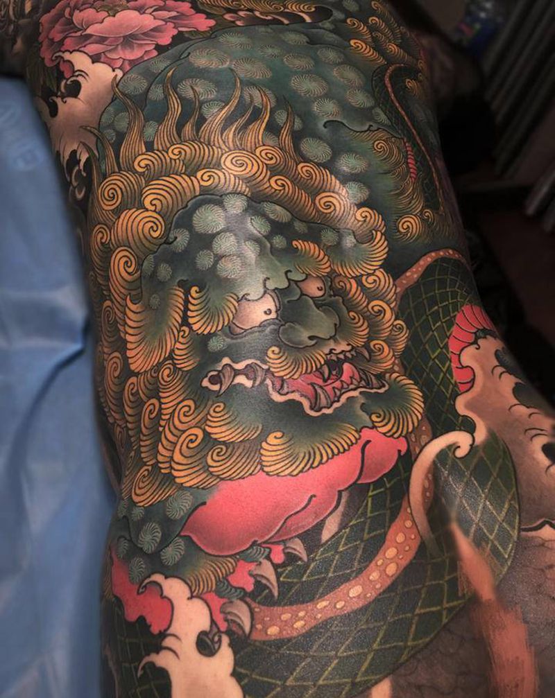 唐狮纹身图片_臀部背部新传统纹身图案