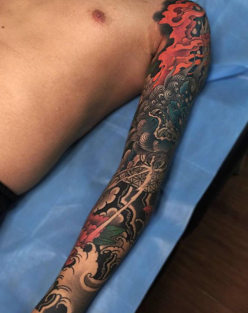 唐狮纹身图片_手臂新传统纹身图案