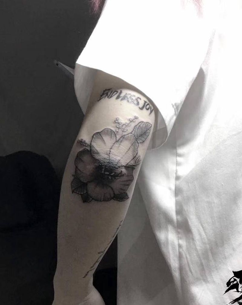 爆肘纹身图片_手臂纹身图案