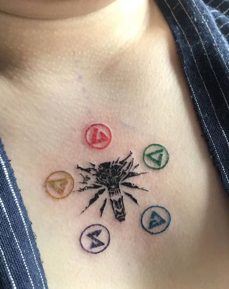 游戏玩家纹身图片_胸部纹身图案