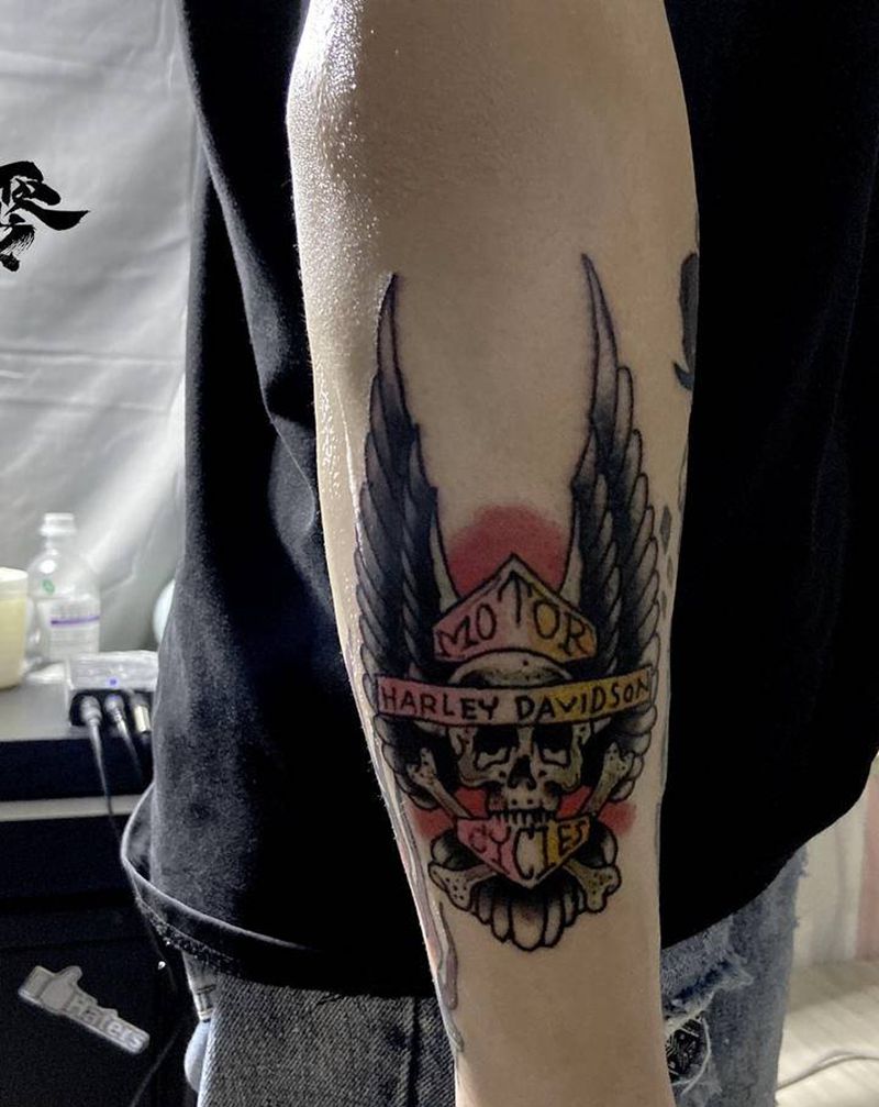 School骷髅翅膀纹身图片_Old School纹身图案
