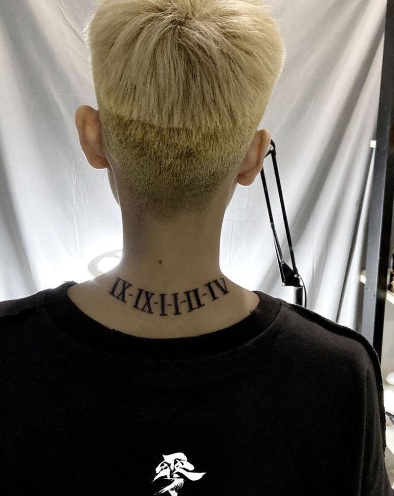 罗马数字纹身图片_颈部纹身图案