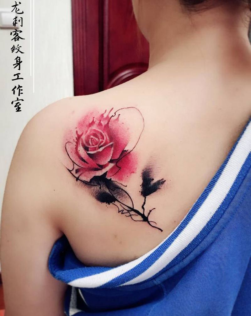 玫瑰纹身图片_肩部腰部水墨水彩玫瑰水彩泼墨水彩玫瑰纹身图案