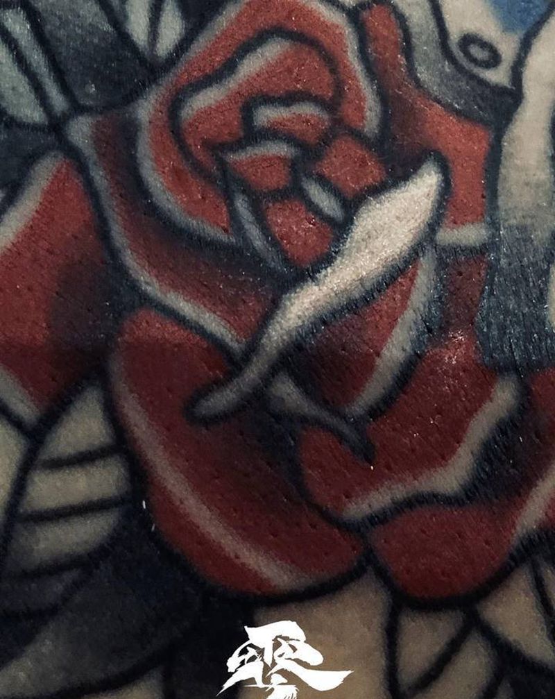 OS女郎细节图纹身图片_胸部Old School纹身图案